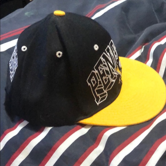 Pittsburg Penguins Snap Back - Picture 2 of 5